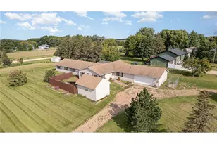 38630 Woodview Ln, Le Center, MN 56057 - Photo 2