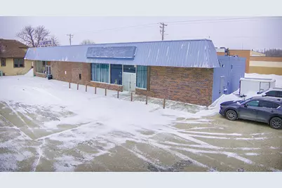 916 Litchfield Avenue SW, Willmar, MN 56201 - Photo 1