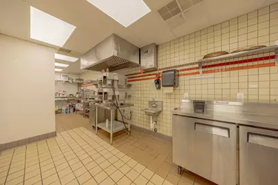 916 Litchfield Avenue SW, Willmar, MN 56201 - Photo 16