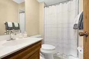 5339 Hyland Pl, Bloomington, MN 55437 - Photo 16