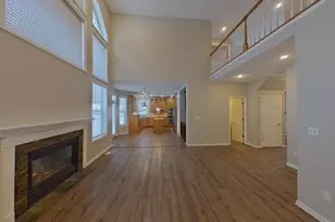 15012 Viewcrest Ln, Burnsville, MN 55306 - Photo 2