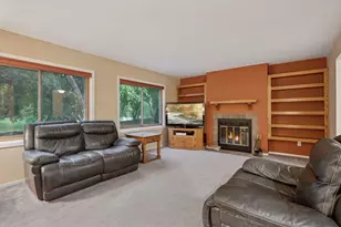 1603 Raindrop Dr, Eagan, MN 55121 - Photo 2