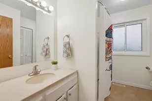 1603 Raindrop Dr, Eagan, MN 55121 - Photo 24