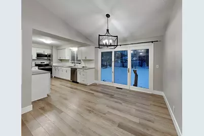 8140 49th Avenue N, New Hope, MN 55428 - Photo 4