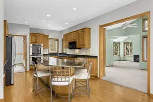 8827 Flesher Cir, Eden Prairie, MN 55347 - Photo 10