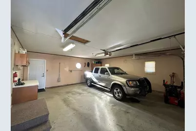 210 E Oakland Avenue, Luverne, MN 56156 - Photo 30