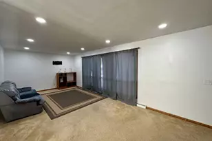 210 E Oakland Ave, Luverne, MN 56156 - Photo 8