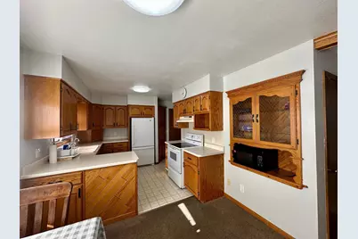 210 E Oakland Avenue, Luverne, MN 56156 - Photo 4