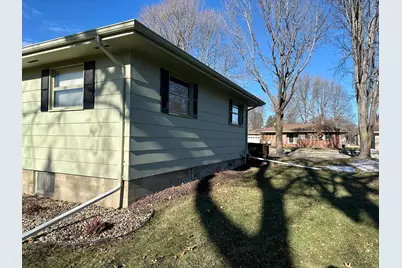 210 E Oakland Avenue, Luverne, MN 56156 - Photo 34