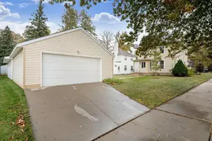 701 11th St NW, Austin, MN 55912 - Photo 24