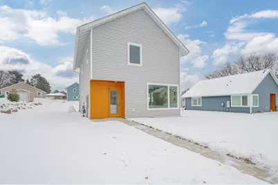 712 NW 8th Avenue, Grand Rapids, MN 55744 - Photo 1