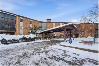 2670 Oxford Street N #202, Roseville, MN 55113 - Photo 2