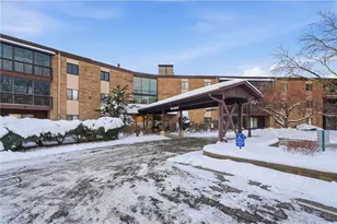 2670 Oxford St N, Roseville, MN 55113 - Photo 2