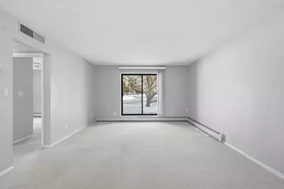 2670 Oxford Street N #202, Roseville, MN 55113 - Photo 4