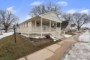 1106 1st Ave SW, Austin, MN 55912 - Photo 1