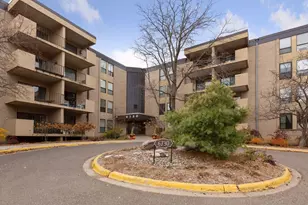 6730 Vernon Ave S, Edina, MN 55436 - Photo 26