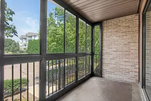 2670 Oxford St N, Roseville, MN 55113 - Photo 4