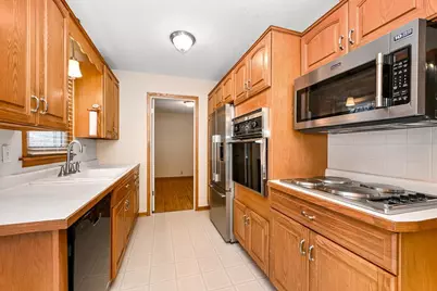 7201 Kentucky Avenue N, Brooklyn Park, MN 55428 - Photo 8