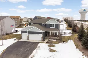 18994 Huxley Ave, Lakeville, MN 55044 - Photo 2