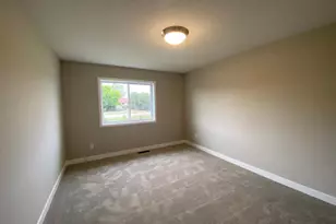13595 Hollybrook Dr, Apple Valley, MN 55124 - Photo 12