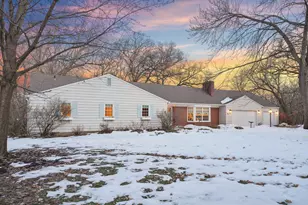 28 Eagle Ridge Rd, North Oaks, MN 55127 - Photo 2