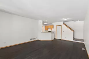 1887 Wildflower Ct, Shoreview, MN 55126 - Photo 4