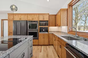 5517 Dickson Rd, Minnetonka, MN 55345 - Photo 18