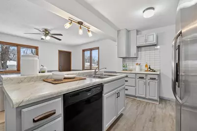 8515 Wentworth Avenue S, Bloomington, MN 55420 - Photo 6