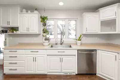 2710 18th Street S, Moorhead, MN 56560 - Photo 12