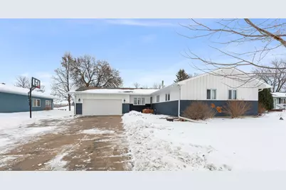 2710 18th Street S, Moorhead, MN 56560 - Photo 2