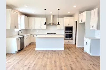 1827 Rainier Drive, Shakopee, MN 55379 - Photo 2