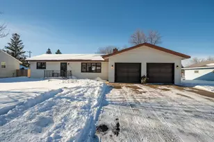 1318 Loring Ave, Detroit Lakes, MN 56501 - Photo 2