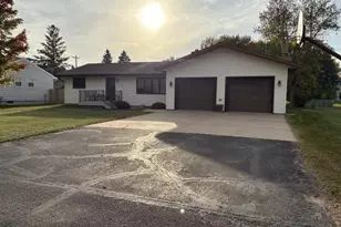 1318 Loring Ave, Detroit Lakes, MN 56501 - Photo 1