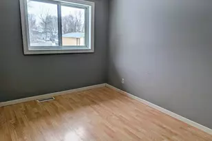 2408 21st Ave SW, Willmar, MN 56201 - Photo 6