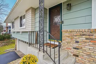 2676 Riviera Dr S, White Bear Lake, MN 55110 - Photo 4