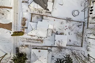 44 Grove St, Mahtomedi, MN 55115 - Photo 4