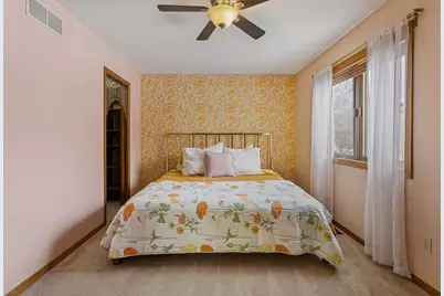 561 Dresden Drive, Chaska, MN 55318 - Photo 20