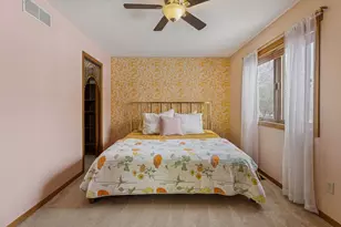 561 Dresden Dr, Chaska, MN 55318 - Photo 20