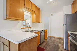 14246 Hibiscus Ct, Apple Valley, MN 55124 - Photo 6