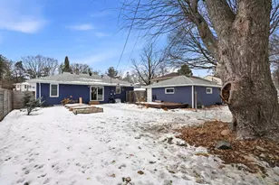 701 Eldridge Ave W, Roseville, MN 55113 - Photo 32