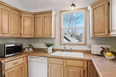 133 10th Avenue N, Hopkins, MN 55343 - Photo 18