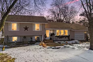 8717 Oxborough Ave S, Bloomington, MN 55437 - Photo 4