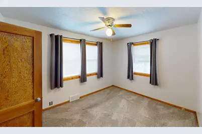 304 Secor Street N, Bricelyn, MN 56014 - Photo 10