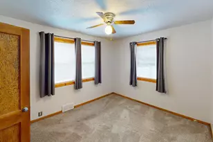 304 Secor Street N, Bricelyn, MN 56014 - Photo 10