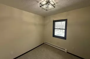 402 E Flynn St, Redwood Falls, MN 56283 - Photo 14