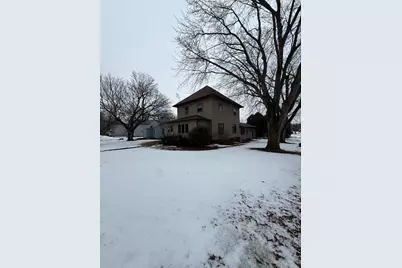 402 E Flynn Street, Redwood Falls, MN 56283 - Photo 2