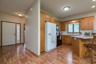 416 Buckshot Ct, Kenyon, MN 55946 - Photo 4