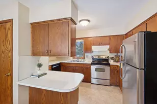 15880 Tonkawood Dr, Minnetonka, MN 55345 - Photo 10