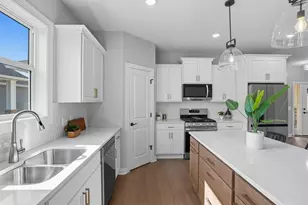 9815 Pinehurst Dr, Elko New Market, MN 55020 - Photo 6