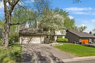 7930 Rhode Island Cir, Bloomington, MN 55438 - Photo 2